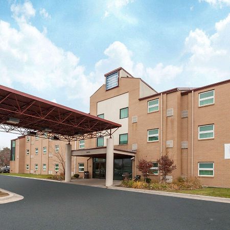 Travelodge By Wyndham Romulus Detroit Airport מראה חיצוני תמונה