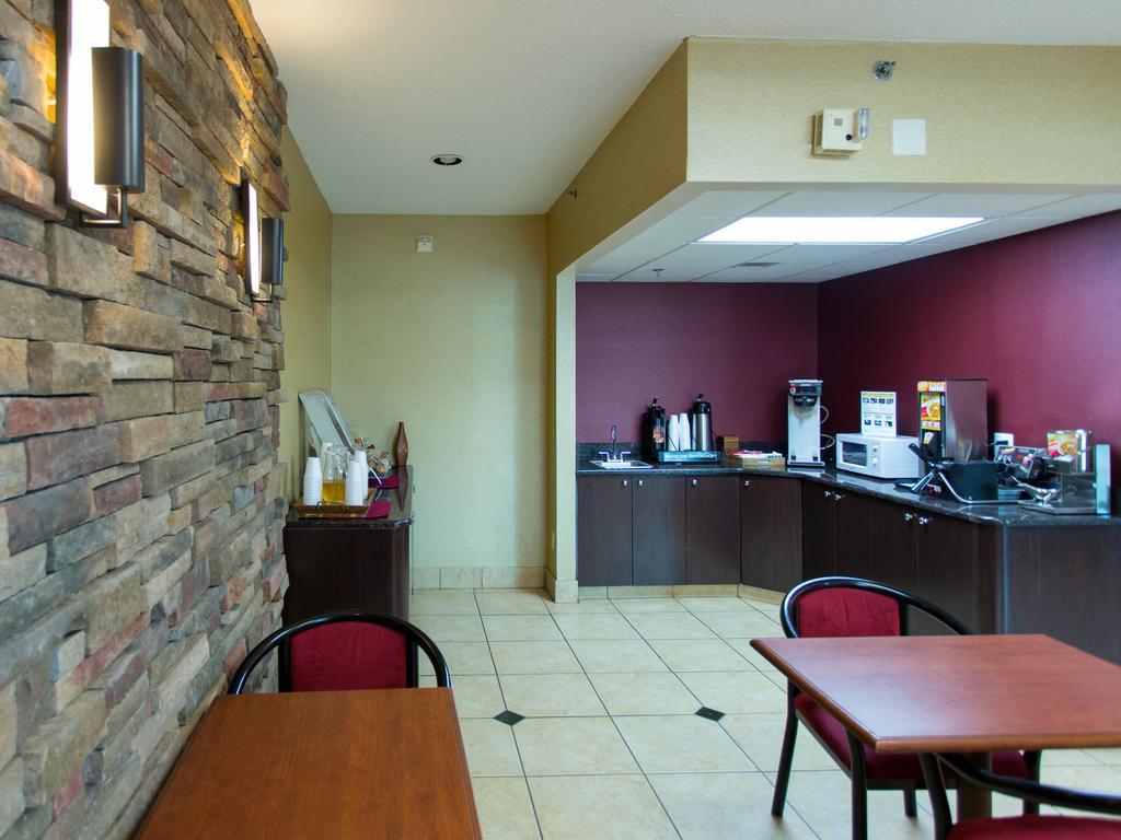 Travelodge By Wyndham Romulus Detroit Airport מראה חיצוני תמונה
