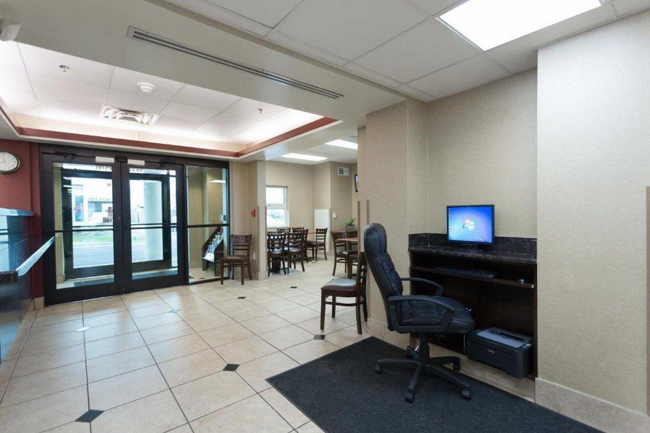 Travelodge By Wyndham Romulus Detroit Airport מראה חיצוני תמונה