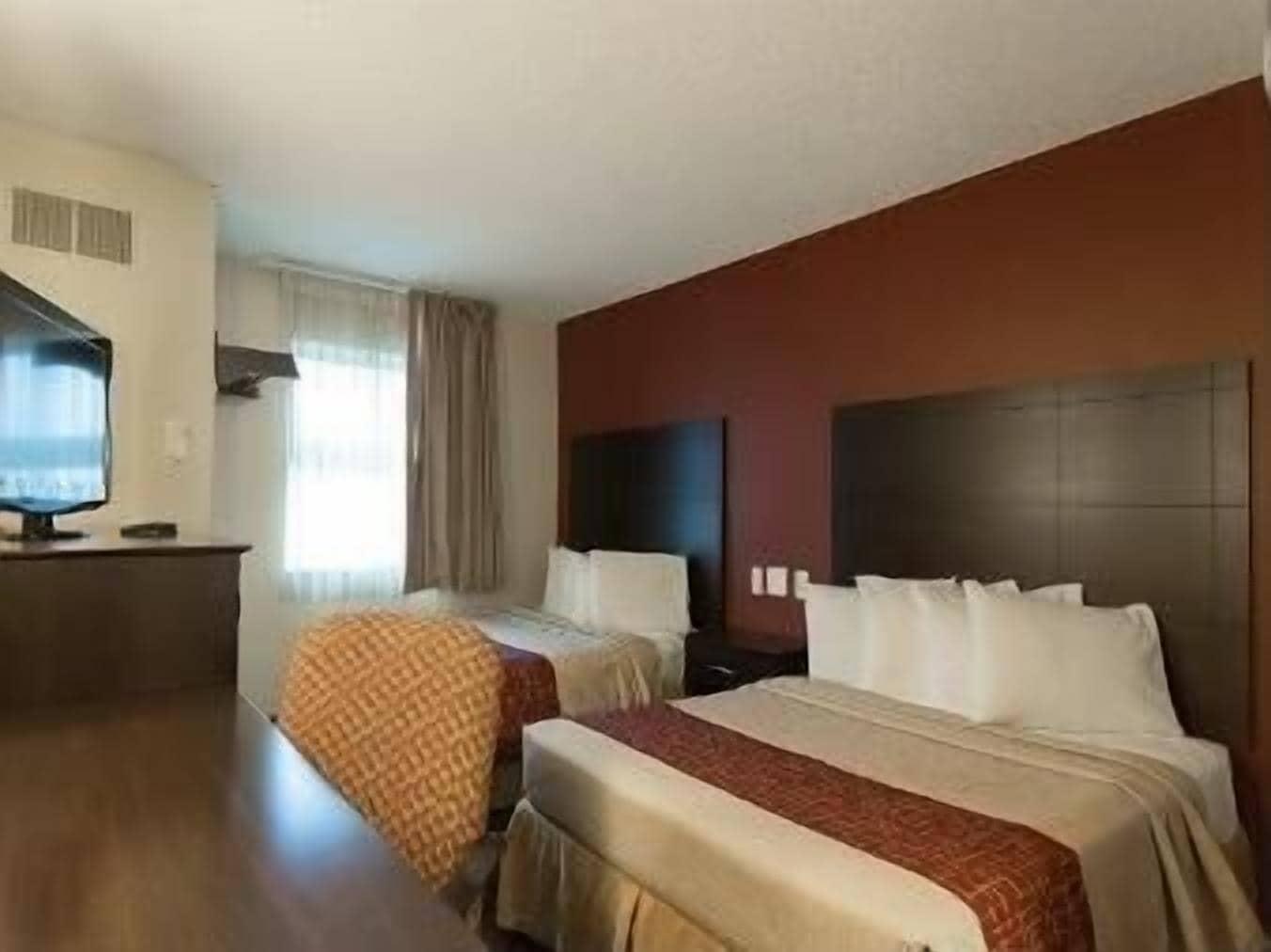 Travelodge By Wyndham Romulus Detroit Airport מראה חיצוני תמונה