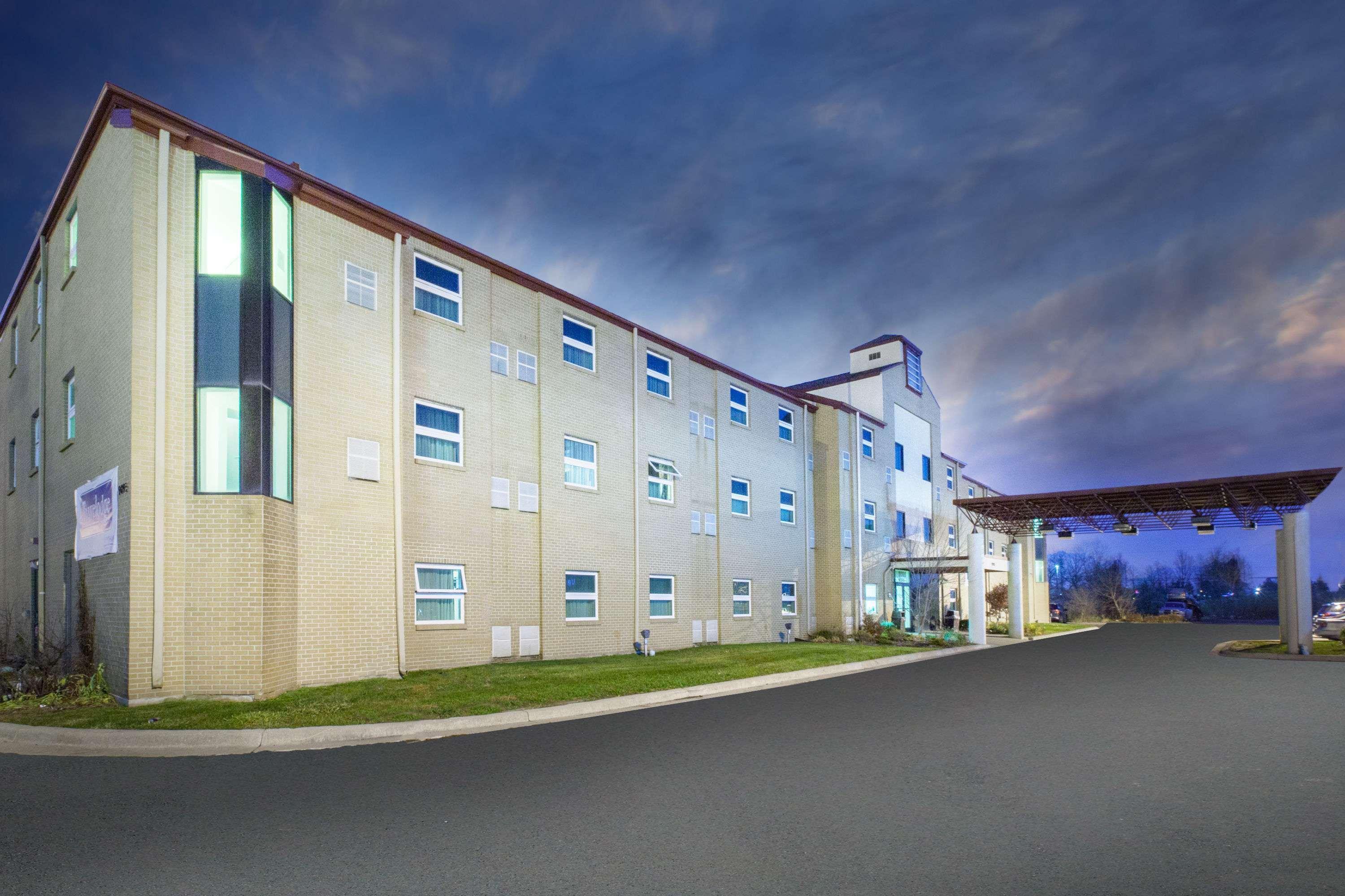 Travelodge By Wyndham Romulus Detroit Airport מראה חיצוני תמונה