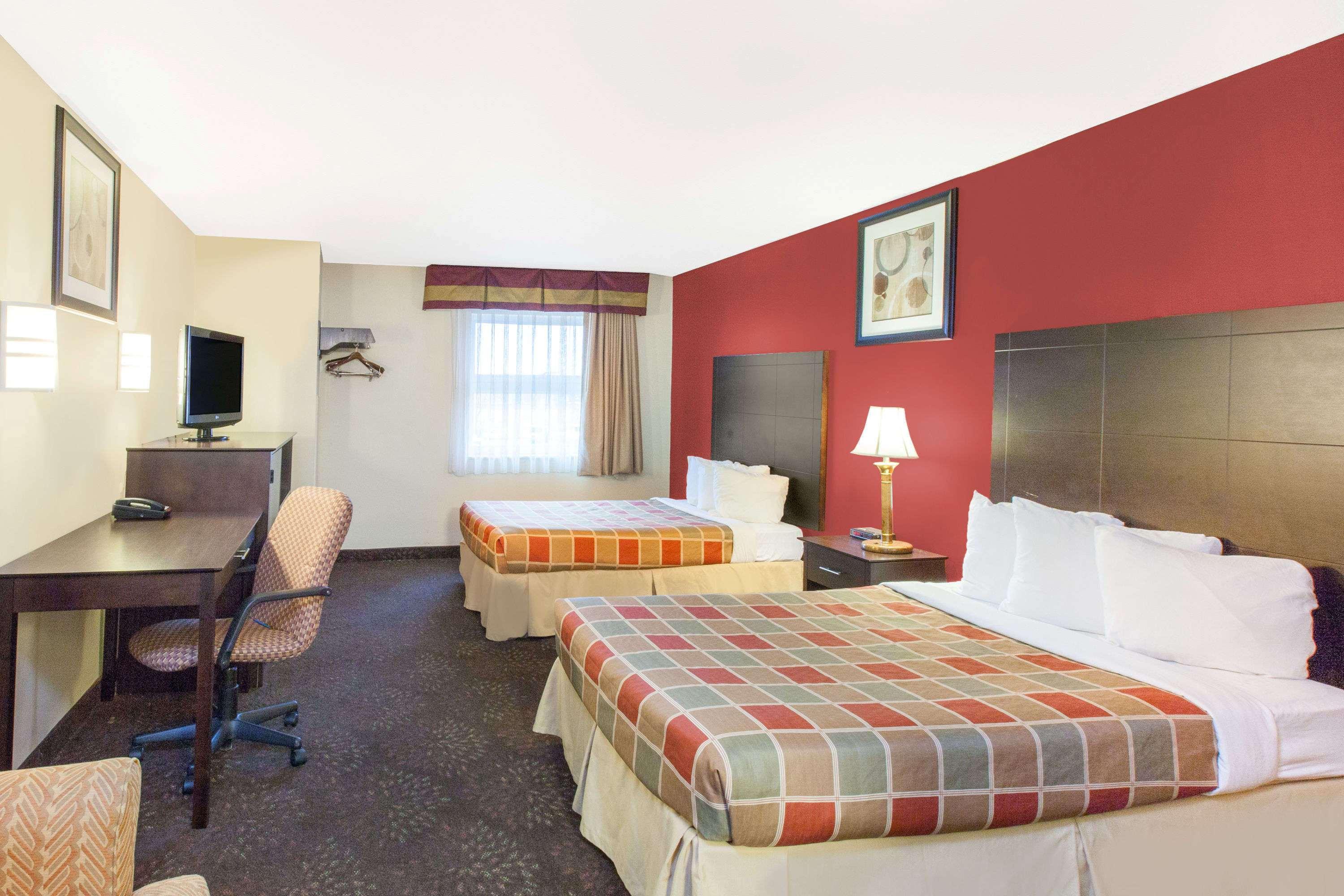 Travelodge By Wyndham Romulus Detroit Airport מראה חיצוני תמונה
