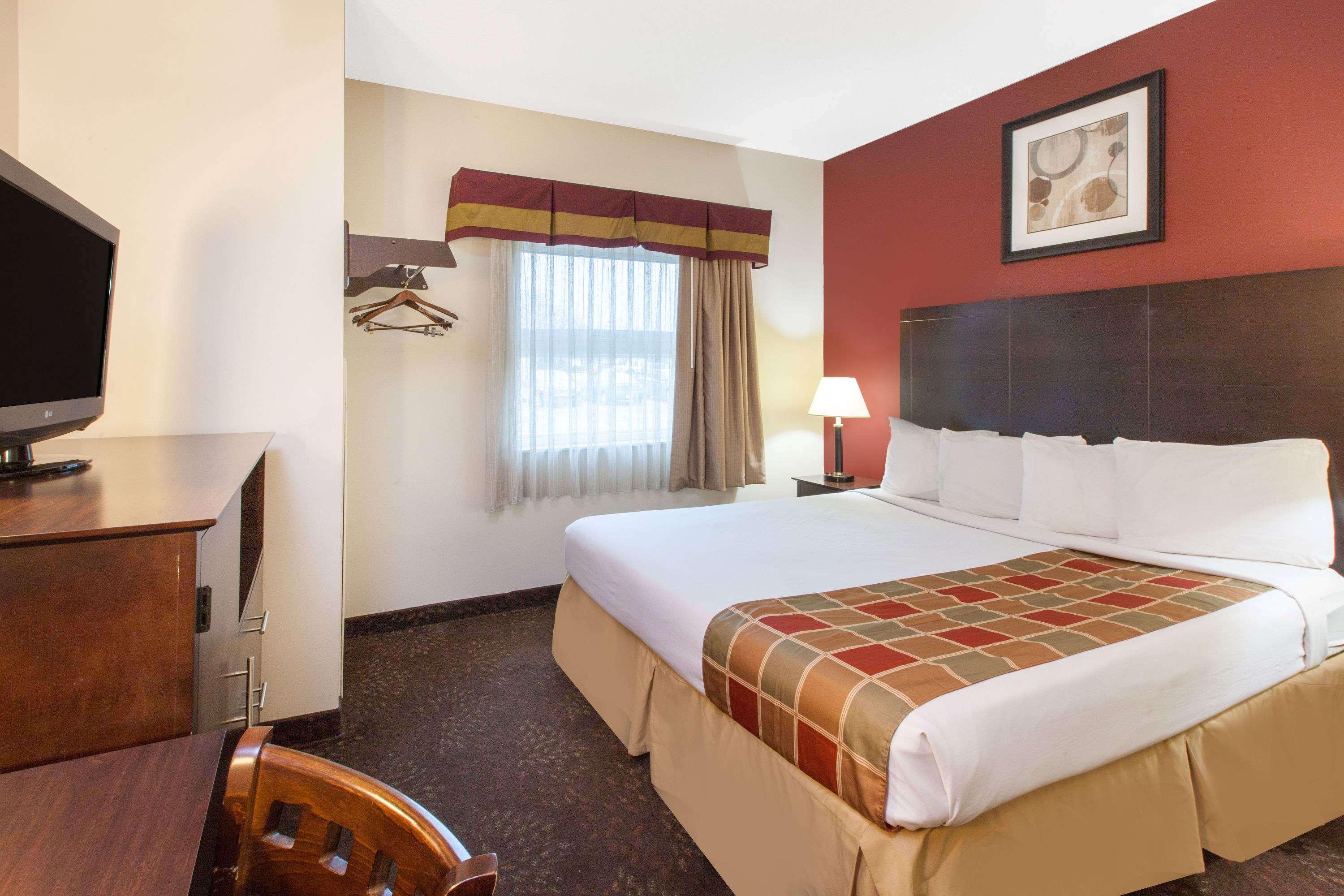 Travelodge By Wyndham Romulus Detroit Airport מראה חיצוני תמונה