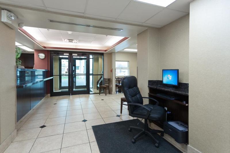 Travelodge By Wyndham Romulus Detroit Airport מראה חיצוני תמונה